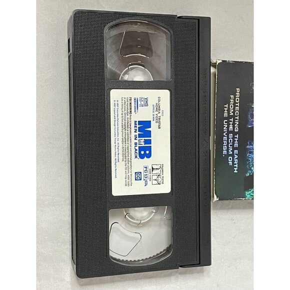Men In Black (VHS, 1997) MIB Will Smith Tommy Lee Jones Aliens Sonnenfeld Sci Fi - Picture 3 of 4